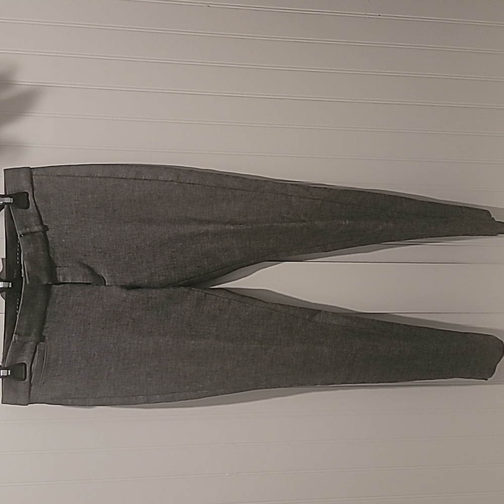 Sophisticated Pre-Owned Banana Republic Ankle Pants - Versatile and Stylish